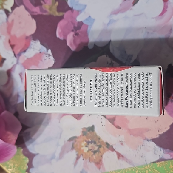 No longer avail Glow Recipe Strawberry BHA Pore-Smooth Blur Drops Serum 1 fl oz - Picture 11 of 16